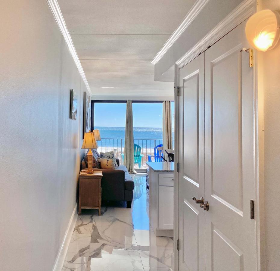 Island Winds East 202 By Albvr - Beautifully Renovated Beachfront Condo & Steps Away From Hangout & More! غولف شورز المظهر الخارجي الصورة