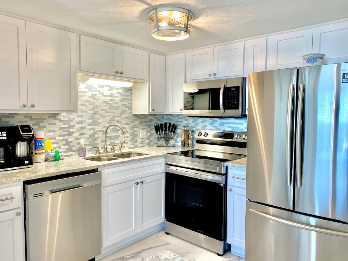 Island Winds East 202 By Albvr - Beautifully Renovated Beachfront Condo & Steps Away From Hangout & More! غولف شورز المظهر الخارجي الصورة